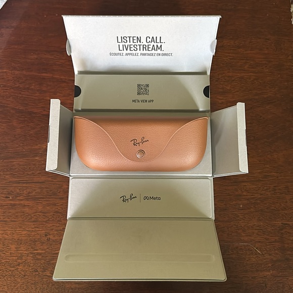 Ray-Ban | Meta Wayfarer Smart Glasses, Black RW4006 - Picture 11 of 12